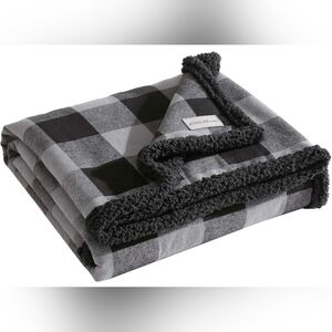 Eddie Bauer Cabin Plaid YD Sherpa Blanket/Throw, 50" x 60" New!